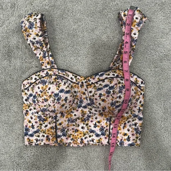 B.O.G. Collective Women’s Sz XS Pink w/Blue and Yellow Floral Print Crop Top NWT - Picture 3 of 8